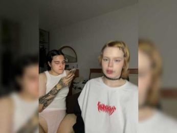 AliceAndMia — bongacamsでウェブカムモデルオンライン