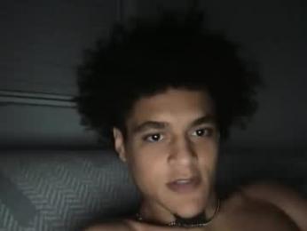 lightskinwithgirth — Chaturbate stream photo (Apr 2026)