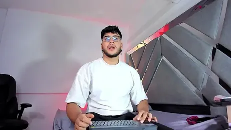 MikeandLucy — Stripchat stream photo (Oct 2025)