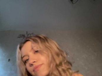 Suenya — Bongacams stream photo (Aug 2026)