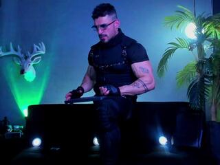 Dennis Cox — flirt4freeでウェブカムモデルオンライン