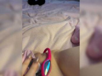 CyberLovers — bongacamsでウェブカムモデルオンライン