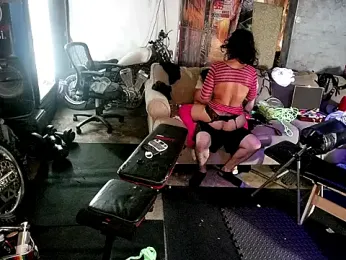 KRYZTALYNXXX — Stripchat stream photo (Aug 2025)