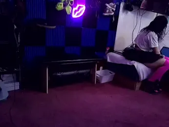 KRYZTALYNXXX — Stripchat stream photo (May 2025)