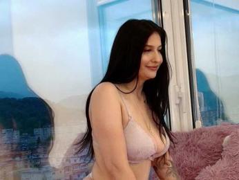 CrystalDomme — Bongacams stream photo (May 2026)