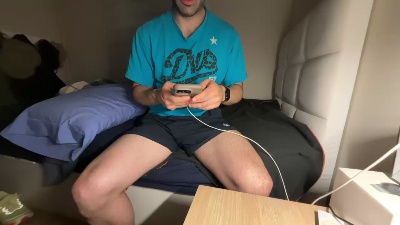 WhiteAndHairy — cam4でウェブカムモデルオンライン