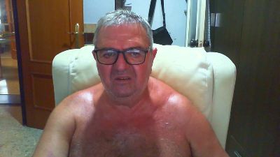 coluche3 — Cam4 stream photo (Aug 2026)