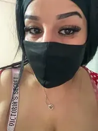 mari_layali — Stripchat stream photo (Apr 2026)
