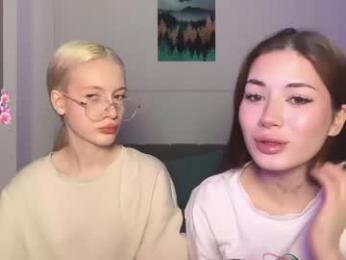 mmkakpoxyi22 — chaturbateでウェブカムモデルオンライン