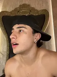 Zack_Bellmont1 — stripchatでウェブカムモデルオンライン