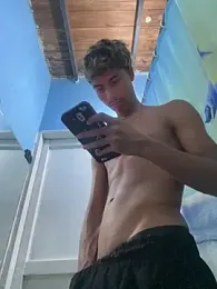 Adan21_cm — stripchatでウェブカムモデルオンライン