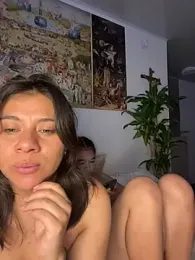 Poli_amor2025 — Stripchat stream photo (Mar 2026)