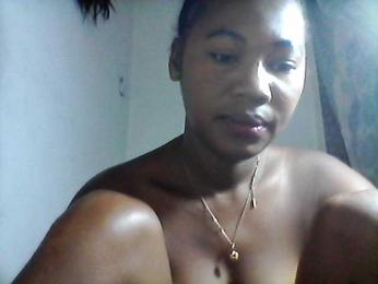 ciennezah — Bongacams stream photo (Mar 2026)