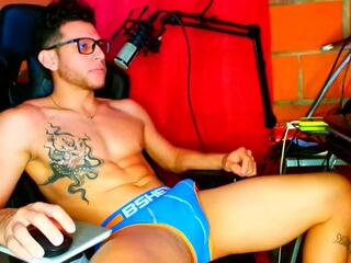 Mike Sanderss — flirt4freeでウェブカムモデルオンライン