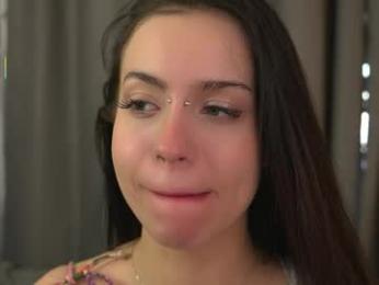 vivid_girls — Chaturbate stream photo (Apr 2026)