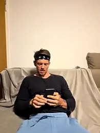 Mystery_Mark — stripchatでウェブカムモデルオンライン