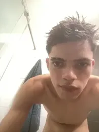 Latinos_2001 — Stripchat stream photo (Jul 2026)