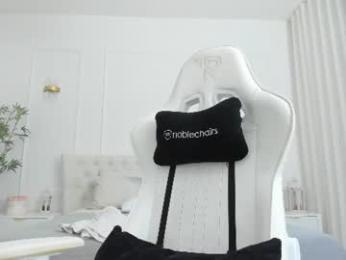 christine0990__ — Chaturbate stream photo (Sep 2026)