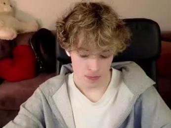 curly_twinkboy — chaturbateでウェブカムモデルオンライン