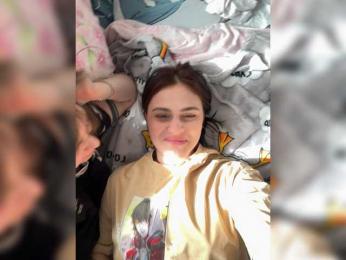 Kris-and-Vanessa — bongacamsでウェブカムモデルオンライン