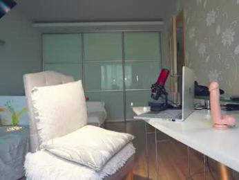 totally_spy — Chaturbate stream photo (Apr 2025)