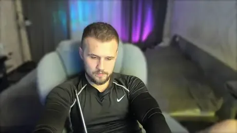 Vladik_b — Stripchat stream photo (Apr 2025)