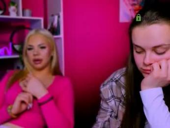 tina_golden1 — Chaturbate stream photo (Mar 2026)