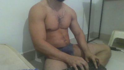 MorenoCarente — Cam4 stream photo (May 2026)