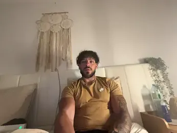 G970NE34 — Stripchat stream photo (Apr 2026)