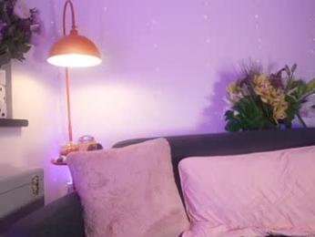 littlee33 — Chaturbate stream photo (Mar 2026)