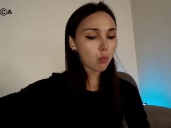 hollyextra — chaturbateでウェブカムモデルオンライン