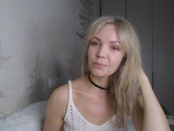 Red_Rose_98 — Bongacams stream photo (May 2026)