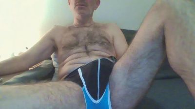 johnguy32 — Cam4 stream photo (Apr 2026)