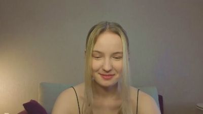 MitzieParonto — Cam4 stream photo (Sep 2026)