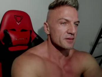 fuckinghotman — chaturbateでウェブカムモデルオンライン