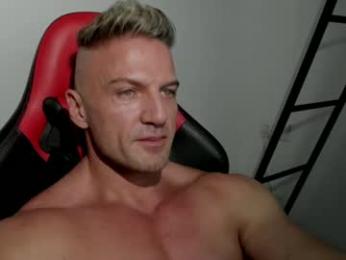 fuckinghotman — chaturbateでウェブカムモデルオンライン