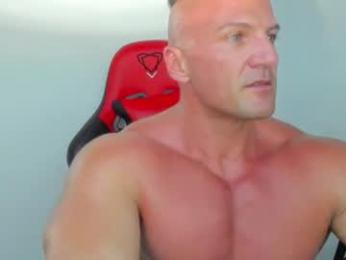fuckinghotman — Chaturbate stream photo (Apr 2025)