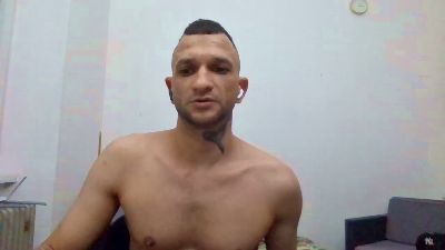 alphausk — Cam4 stream photo (May 2026)