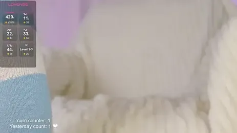 Laurainlove — Stripchat stream photo (Sep 2026)