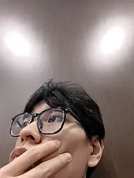 Q24Q- — Stripchat stream photo (Apr 2026)