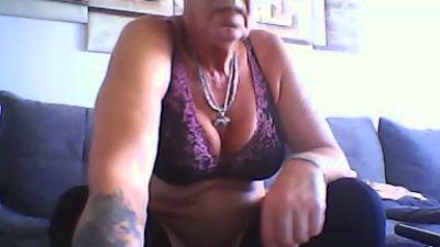 claudia2210 — Cam4 stream photo (Oct 2025)