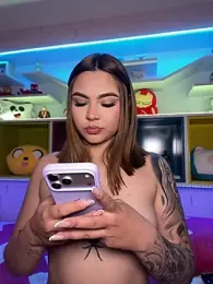 Beella1_ — Stripchat stream photo (May 2026)