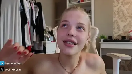 Maya_NextDoor — Stripchat stream photo (Aug 2026)
