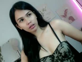 momi_khem019 — Chaturbate stream photo (Jun 2026)