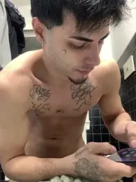 Aronfox23 — Stripchat stream photo (Jul 2026)