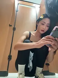 so-linger — Stripchat stream photo (May 2026)