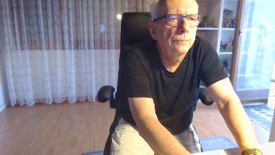 taxidancer1 — Cam4 stream photo (May 2026)