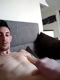 willouh-66 — Stripchat stream photo (May 2026)