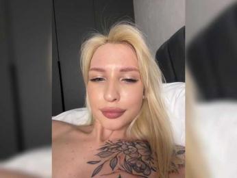 Cristi-Candy — bongacamsでウェブカムモデルオンライン