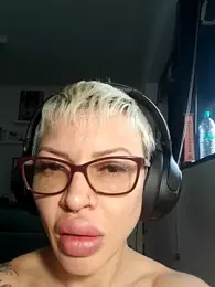 Monroecarolina — Stripchat stream photo (Oct 2025)